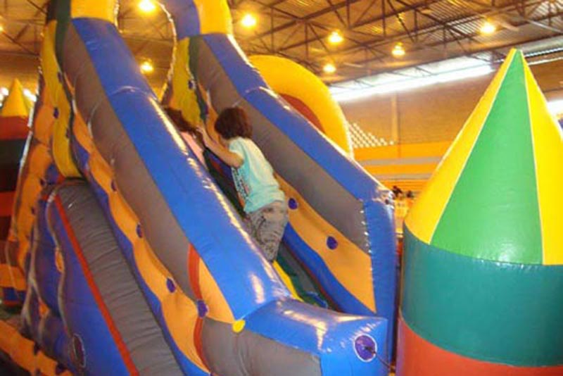 Multiplay com Piscina de Bolinhas